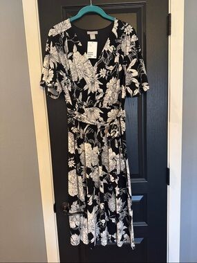 H&M Black & White Floral Wrap Dress - Women's